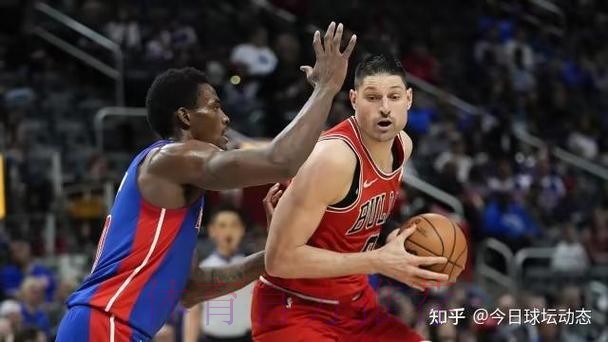 德罗赞高难度翻身后仰压哨命中，目前8中7得到19分2板2助