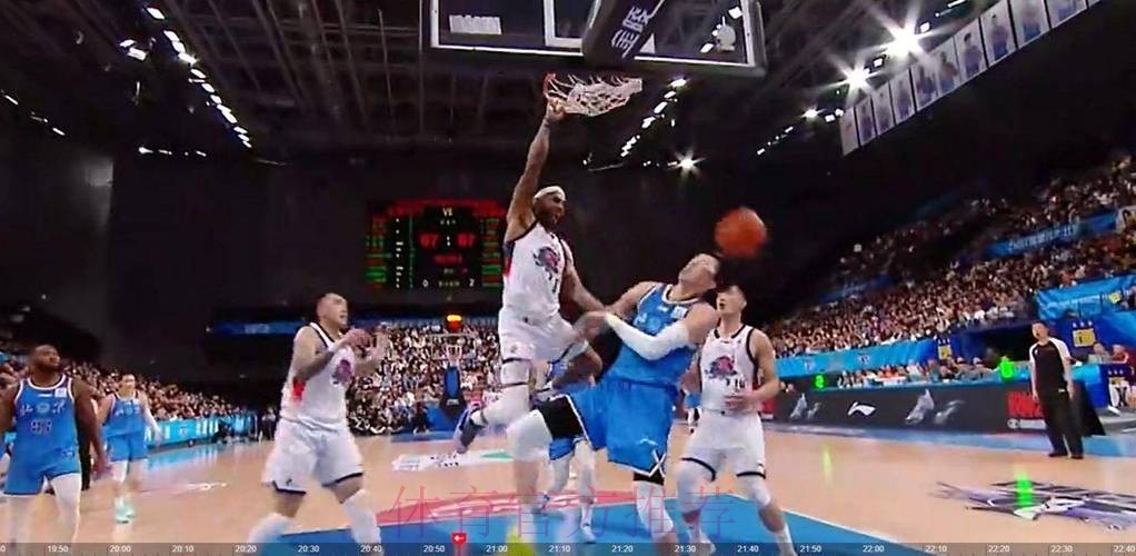 北京遭绝杀揪出最大罪人！拿600万半场1分，被人隔扣恼羞成怒+吃T